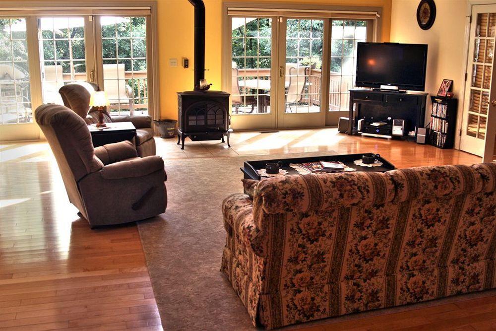 Hammer Creek Hideaway B&B リティッツ エクステリア 写真